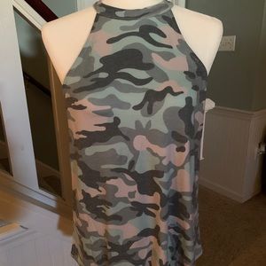 Camo halter tank
